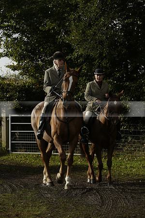 Devon & Somerset StagHounds meet at Five Cross Ways on Thursday 17 October 2013. 2013.10.17 www.polopictures.co.uk