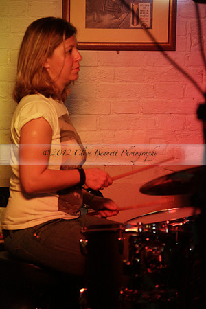 Will B & Geoff Allnutt with guests at The Royal Oak, Midhurst on Friday 25 October 2013. www.polopictures.co.uk