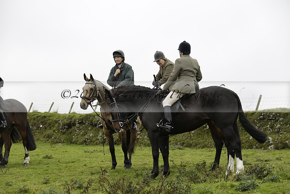 Devon & Somerset Staghounds meet at Larkbarrow Corner. North Devon. 2013.10.18 www.polopictures.co.uk