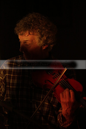 Will B & Geoff Allnutt with guests at The Royal Oak, Midhurst on Friday 25 October 2013. www.polopictures.co.uk