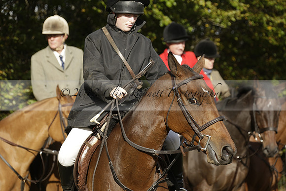Devon & Somerset StagHounds meet at Five Cross Ways on Thursday 17 October 2013. 2013.10.17 www.polopictures.co.uk
