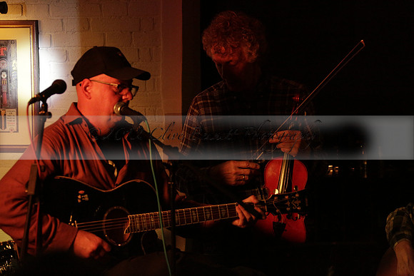 Will B & Geoff Allnutt with guests at The Royal Oak, Midhurst on Friday 25 October 2013. www.polopictures.co.uk