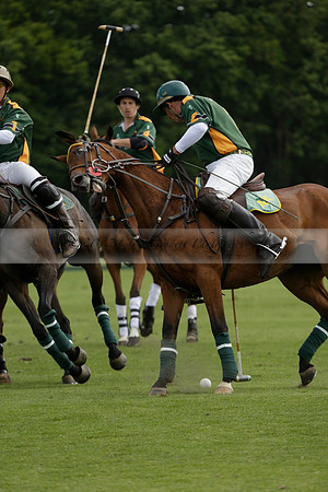 Maiz Dulce v Ghost Chilli in the Easebourne Cup final Polo match 2013.06.09