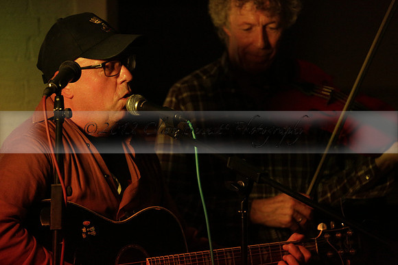Will B & Geoff Allnutt with guests at The Royal Oak, Midhurst on Friday 25 October 2013. www.polopictures.co.uk