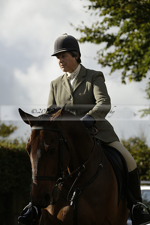 Devon & Somerset StagHounds meet at Five Cross Ways on Thursday 17 October 2013. 2013.10.17 www.polopictures.co.uk