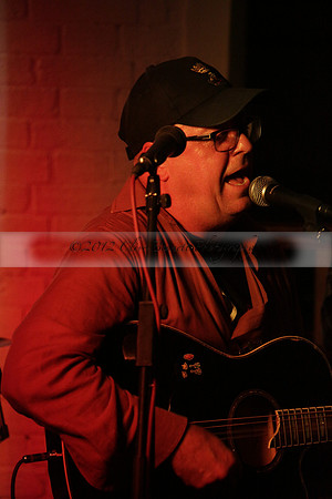 Will B & Geoff Allnutt with guests at The Royal Oak, Midhurst on Friday 25 October 2013. www.polopictures.co.uk