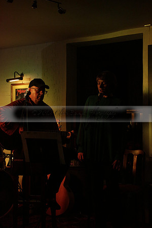 Will B & Geoff Allnutt with guests at The Royal Oak, Midhurst on Friday 25 October 2013. www.polopictures.co.uk