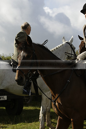 Devon & Somerset StagHounds meet at Five Cross Ways on Thursday 17 October 2013. 2013.10.17 www.polopictures.co.uk