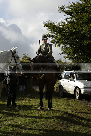 Devon & Somerset StagHounds meet at Five Cross Ways on Thursday 17 October 2013. 2013.10.17 www.polopictures.co.uk