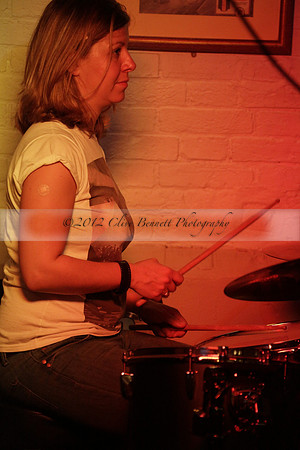 Will B & Geoff Allnutt with guests at The Royal Oak, Midhurst on Friday 25 October 2013. www.polopictures.co.uk