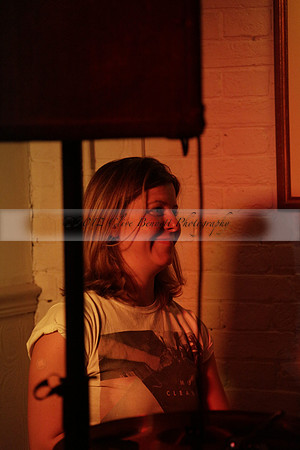 Will B & Geoff Allnutt with guests at The Royal Oak, Midhurst on Friday 25 October 2013. www.polopictures.co.uk