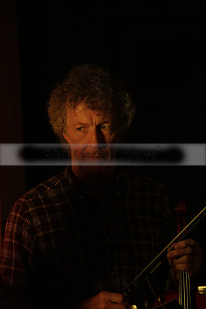 Will B & Geoff Allnutt with guests at The Royal Oak, Midhurst on Friday 25 October 2013. www.polopictures.co.uk