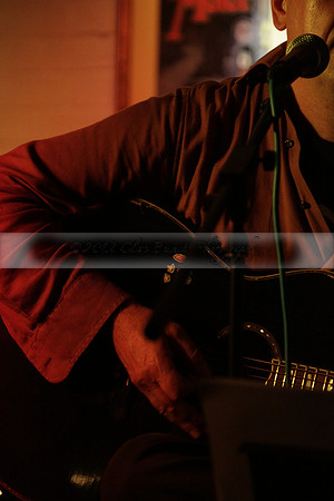 Will B & Geoff Allnutt with guests at The Royal Oak, Midhurst on Friday 25 October 2013. www.polopictures.co.uk