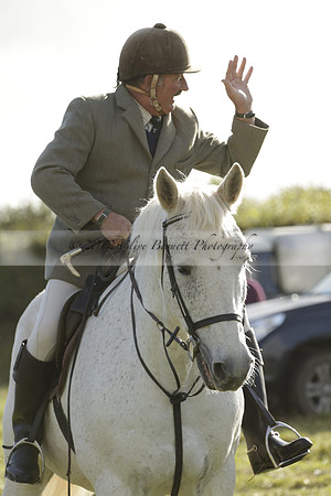 Devon & Somerset StagHounds meet at Five Cross Ways on Thursday 17 October 2013. 2013.10.17 www.polopictures.co.uk