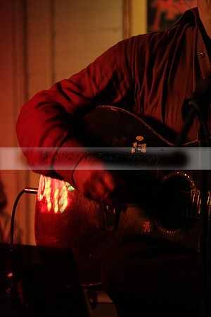 Will B & Geoff Allnutt with guests at The Royal Oak, Midhurst on Friday 25 October 2013. www.polopictures.co.uk