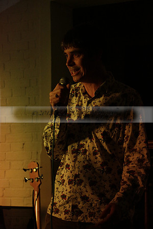 Will B & Geoff Allnutt with guests at The Royal Oak, Midhurst on Friday 25 October 2013. www.polopictures.co.uk
