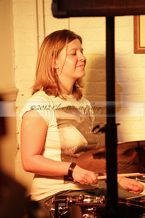 Will B & Geoff Allnutt with guests at The Royal Oak, Midhurst on Friday 25 October 2013. www.polopictures.co.uk