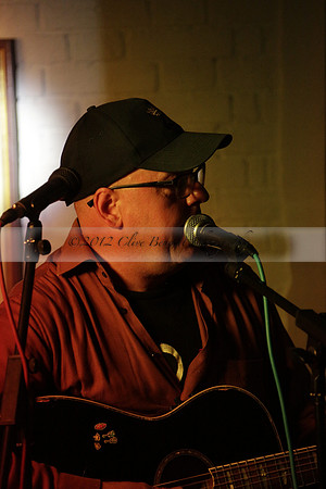 Will B & Geoff Allnutt with guests at The Royal Oak, Midhurst on Friday 25 October 2013. www.polopictures.co.uk