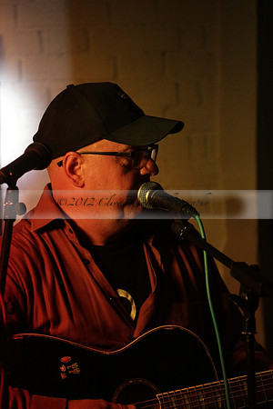 Will B & Geoff Allnutt with guests at The Royal Oak, Midhurst on Friday 25 October 2013. www.polopictures.co.uk