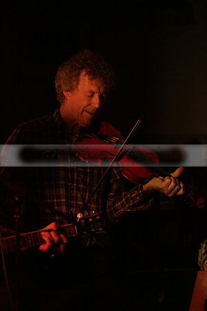 Will B & Geoff Allnutt with guests at The Royal Oak, Midhurst on Friday 25 October 2013. www.polopictures.co.uk