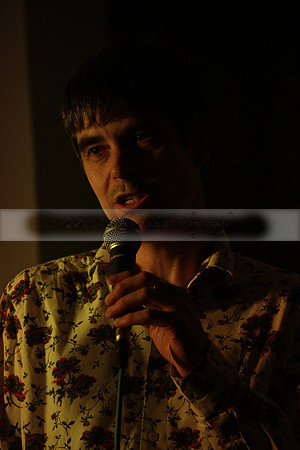 Will B & Geoff Allnutt with guests at The Royal Oak, Midhurst on Friday 25 October 2013. www.polopictures.co.uk