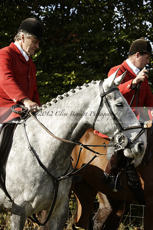 Devon & Somerset StagHounds meet at Five Cross Ways on Thursday 17 October 2013. 2013.10.17 www.polopictures.co.uk