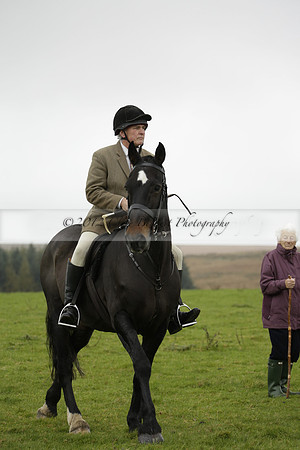 Devon & Somerset Staghounds meet at Larkbarrow Corner. North Devon. 2013.10.18 www.polopictures.co.uk