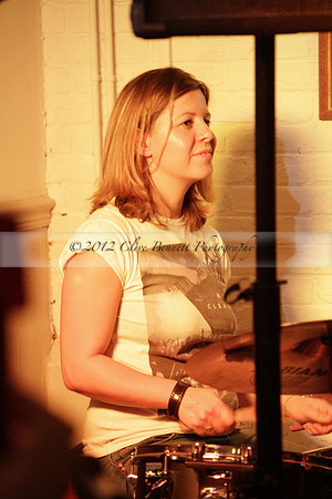 Will B & Geoff Allnutt with guests at The Royal Oak, Midhurst on Friday 25 October 2013. www.polopictures.co.uk