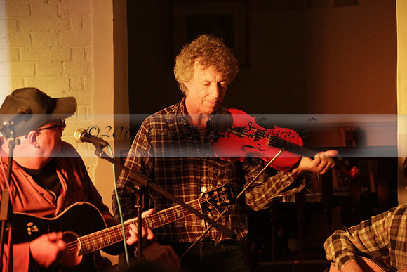 Will B & Geoff Allnutt with guests at The Royal Oak, Midhurst on Friday 25 October 2013. www.polopictures.co.uk
