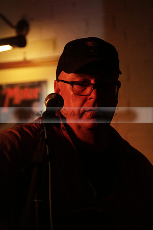 Will B & Geoff Allnutt with guests at The Royal Oak, Midhurst on Friday 25 October 2013. www.polopictures.co.uk
