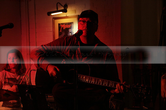 Will B & Geoff Allnutt with guests at The Royal Oak, Midhurst on Friday 25 October 2013. www.polopictures.co.uk