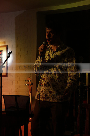 Will B & Geoff Allnutt with guests at The Royal Oak, Midhurst on Friday 25 October 2013. www.polopictures.co.uk