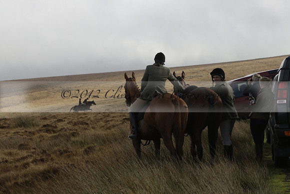 Devon & Somerset Staghounds meet at Larkbarrow Corner. North Devon. 2013.10.18 www.polopictures.co.uk
