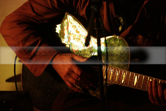 Will B & Geoff Allnutt with guests at The Royal Oak, Midhurst on Friday 25 October 2013. www.polopictures.co.uk