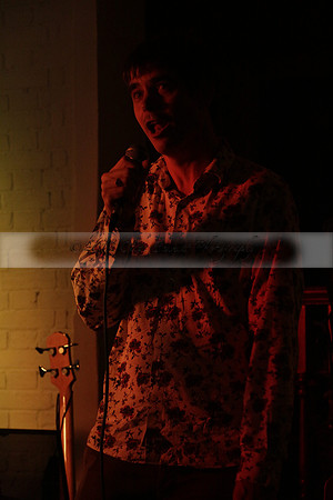 Will B & Geoff Allnutt with guests at The Royal Oak, Midhurst on Friday 25 October 2013. www.polopictures.co.uk