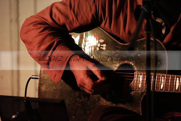 Will B & Geoff Allnutt with guests at The Royal Oak, Midhurst on Friday 25 October 2013. www.polopictures.co.uk