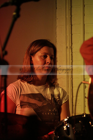 Will B & Geoff Allnutt with guests at The Royal Oak, Midhurst on Friday 25 October 2013. www.polopictures.co.uk