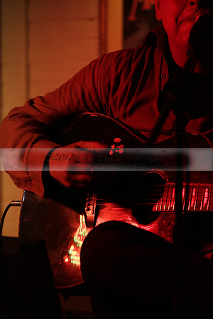 Will B & Geoff Allnutt with guests at The Royal Oak, Midhurst on Friday 25 October 2013. www.polopictures.co.uk