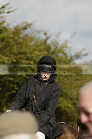 Devon & Somerset StagHounds meet at Five Cross Ways on Thursday 17 October 2013. 2013.10.17 www.polopictures.co.uk