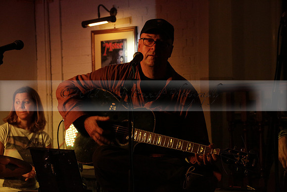 Will B & Geoff Allnutt with guests at The Royal Oak, Midhurst on Friday 25 October 2013. www.polopictures.co.uk