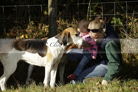 Devon & Somerset StagHounds meet at Five Cross Ways on Thursday 17 October 2013. 2013.10.17 www.polopictures.co.uk