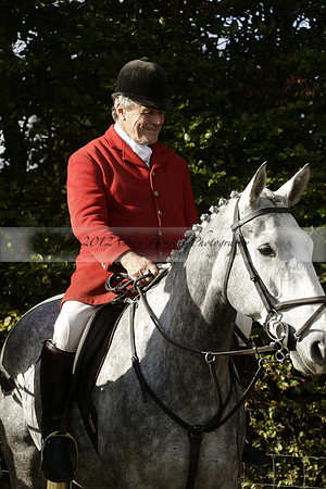 Devon & Somerset StagHounds meet at Five Cross Ways on Thursday 17 October 2013. 2013.10.17 www.polopictures.co.uk