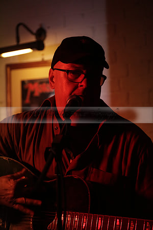 Will B & Geoff Allnutt with guests at The Royal Oak, Midhurst on Friday 25 October 2013. www.polopictures.co.uk