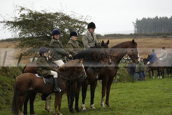 Devon & Somerset Staghounds meet at Larkbarrow Corner. North Devon. 2013.10.18 www.polopictures.co.uk
