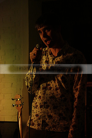 Will B & Geoff Allnutt with guests at The Royal Oak, Midhurst on Friday 25 October 2013. www.polopictures.co.uk