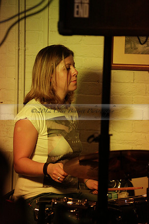 Will B & Geoff Allnutt with guests at The Royal Oak, Midhurst on Friday 25 October 2013. www.polopictures.co.uk