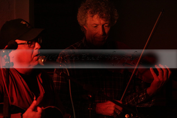 Will B & Geoff Allnutt with guests at The Royal Oak, Midhurst on Friday 25 October 2013. www.polopictures.co.uk