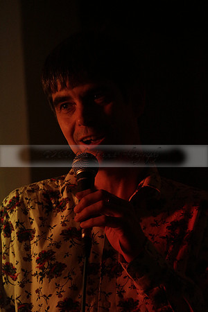 Will B & Geoff Allnutt with guests at The Royal Oak, Midhurst on Friday 25 October 2013. www.polopictures.co.uk