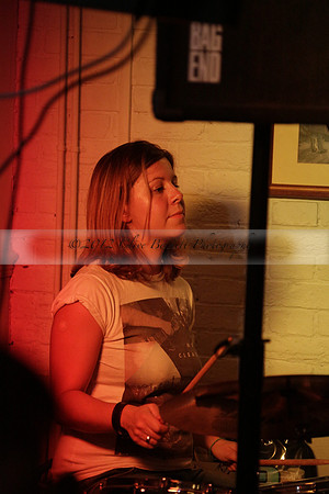 Will B & Geoff Allnutt with guests at The Royal Oak, Midhurst on Friday 25 October 2013. www.polopictures.co.uk