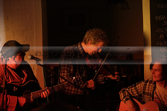 Will B & Geoff Allnutt with guests at The Royal Oak, Midhurst on Friday 25 October 2013. www.polopictures.co.uk